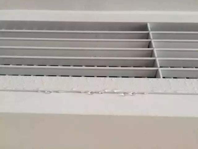 空调出风口滴水是什么原因